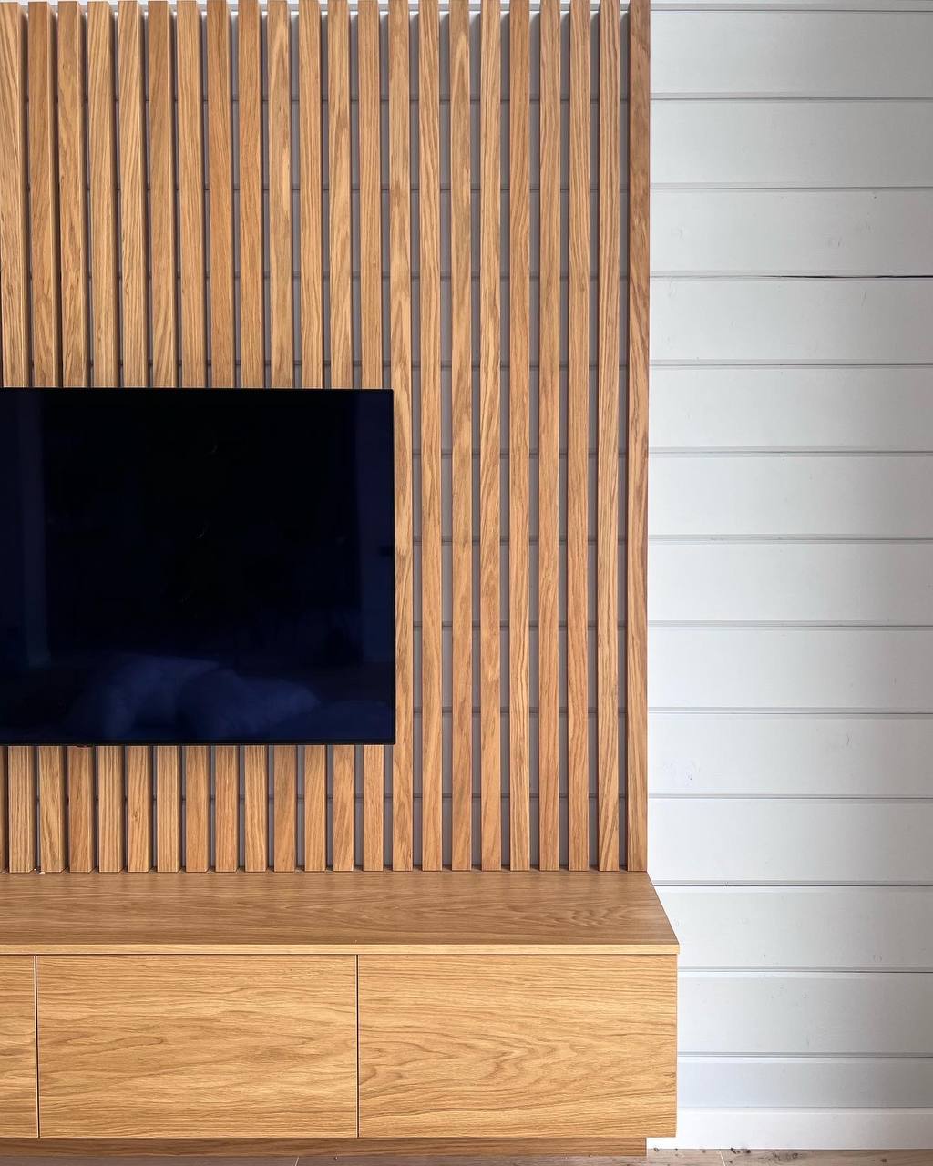 Oak Slat Ceiling and Slat Walls