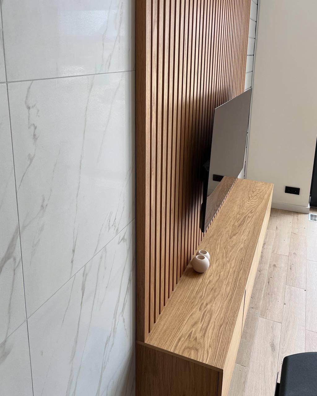 Oak Slat Ceiling and Slat Walls