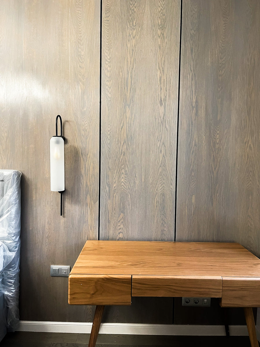Gray Oak and Tinted Partition Wall