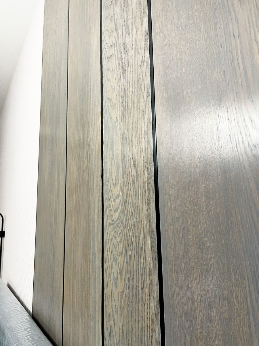 Gray Oak and Tinted Partition Wall