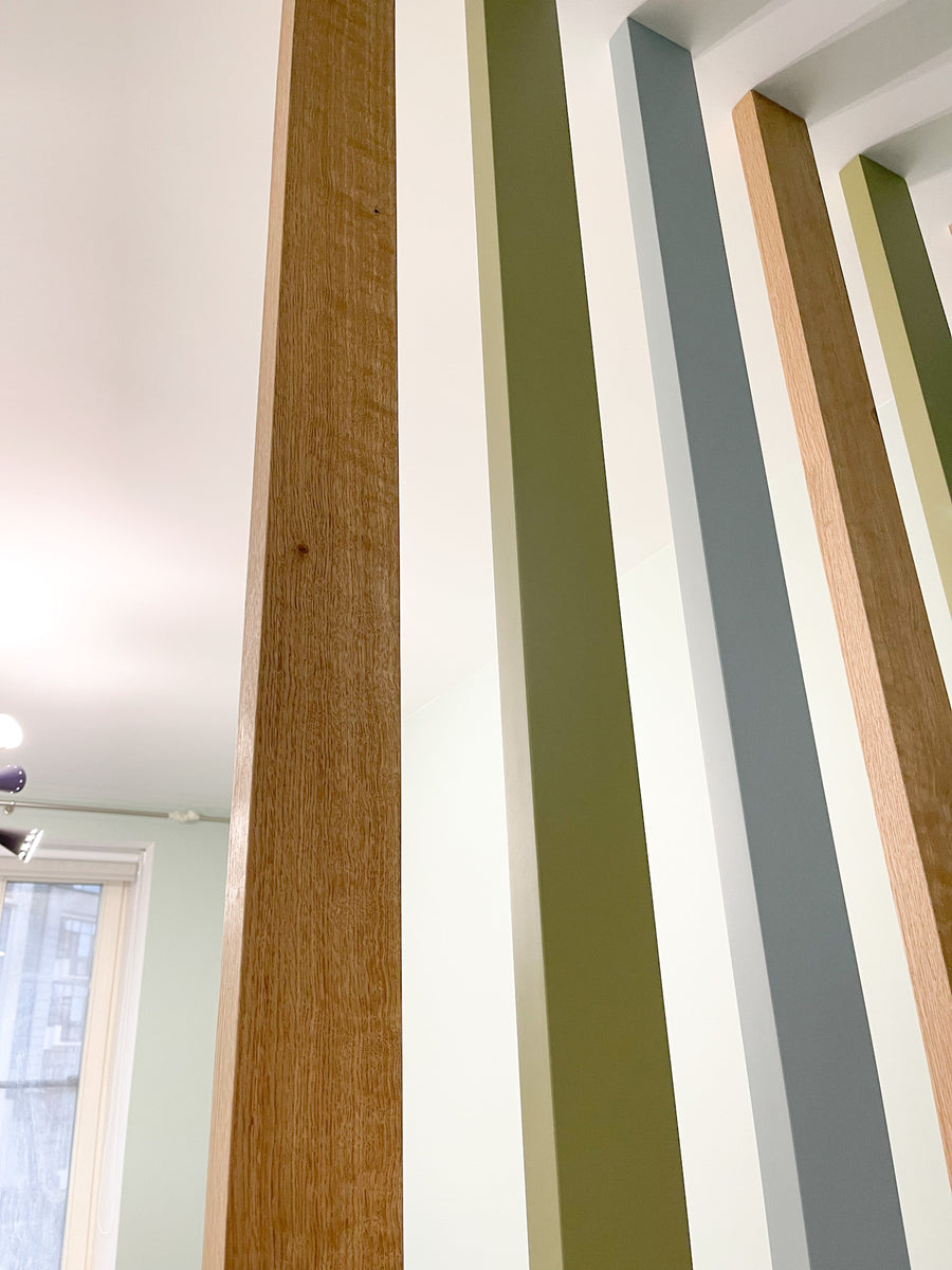 Gray Oak and Tinted Partition Wall