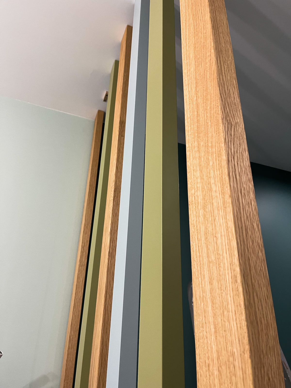 Gray Oak and Tinted Partition Wall
