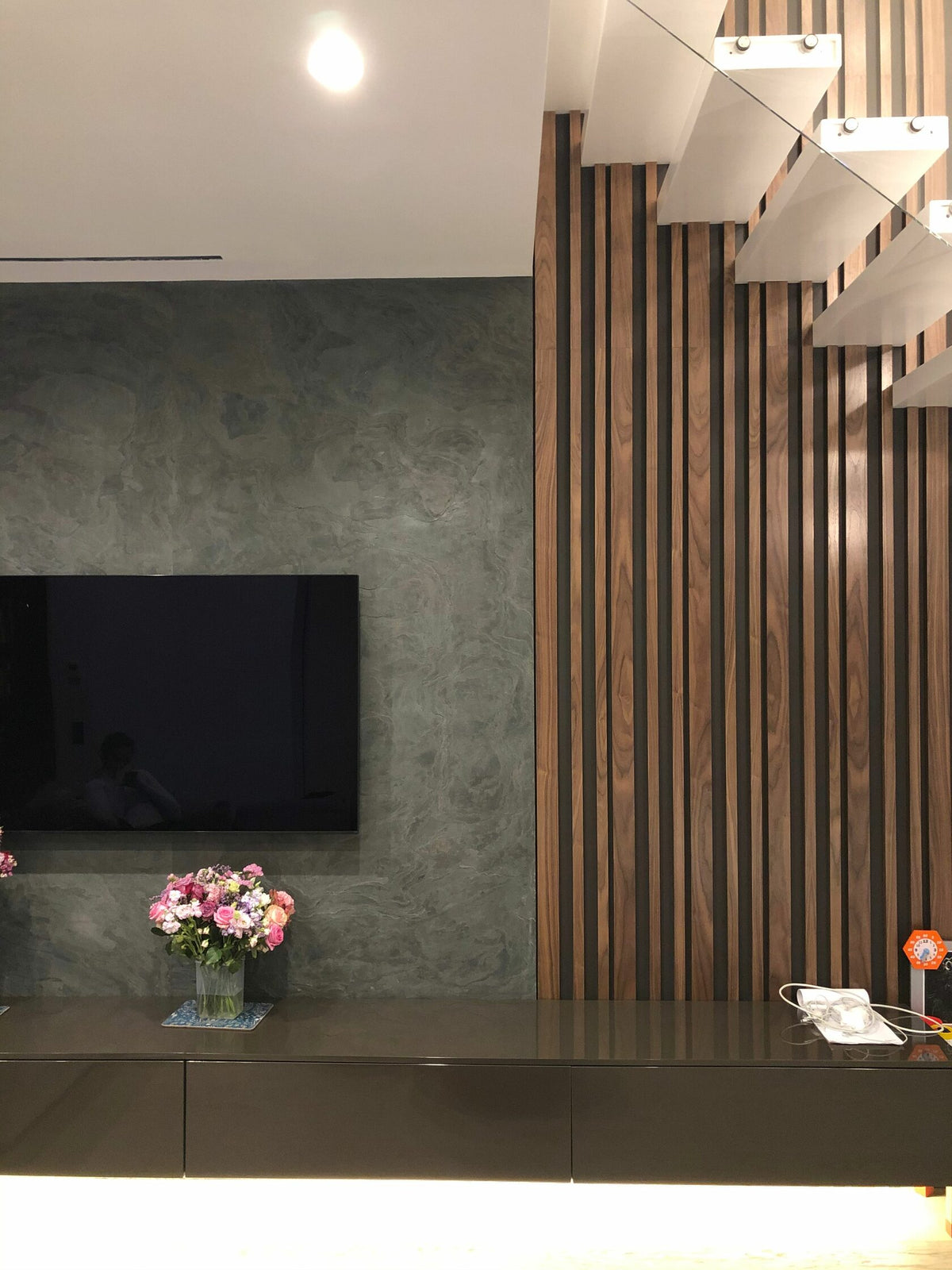 Mixed Width Slat Wall for a Staircase