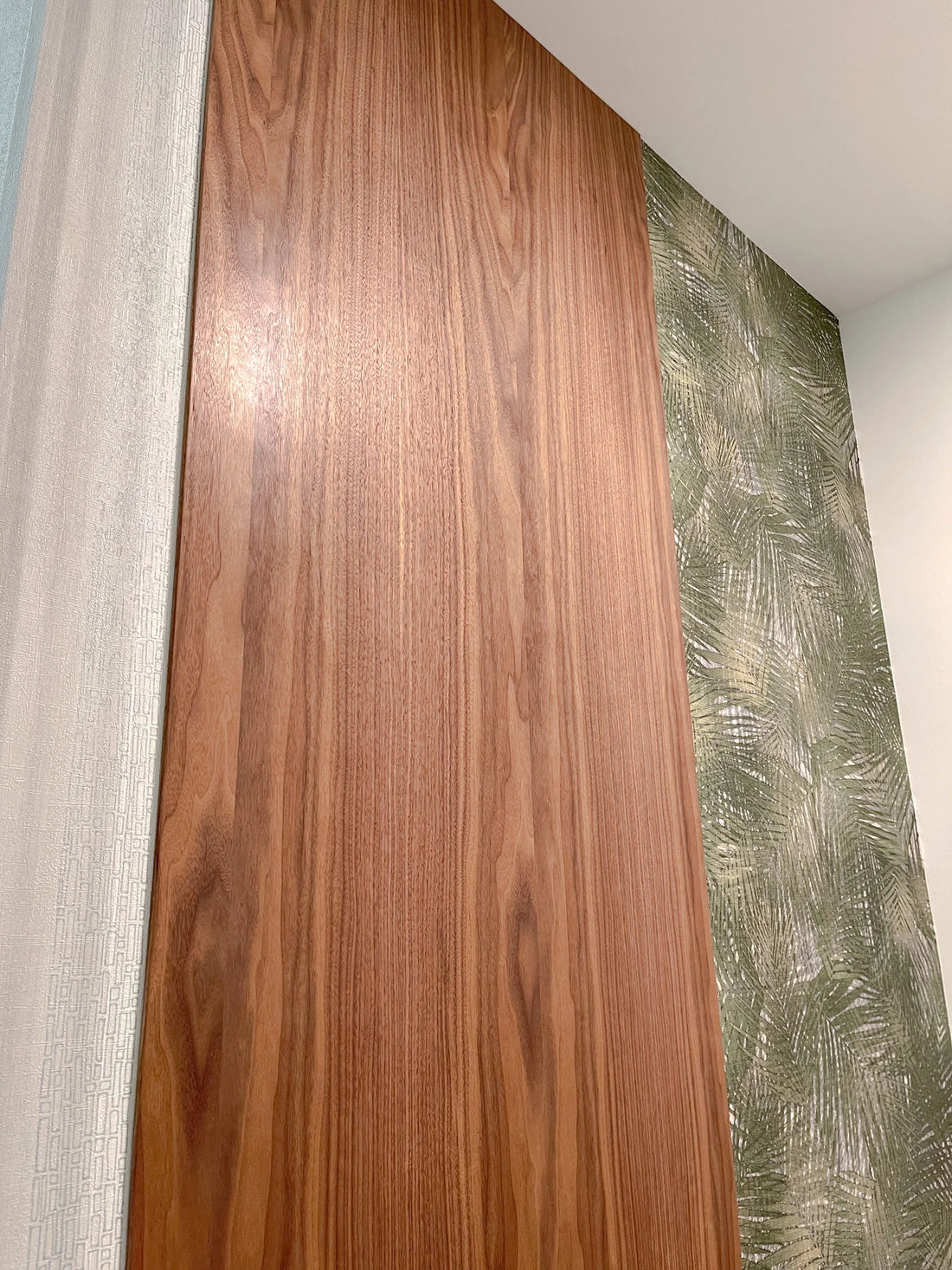 WALNUT PANELS AND WALL PARTITION