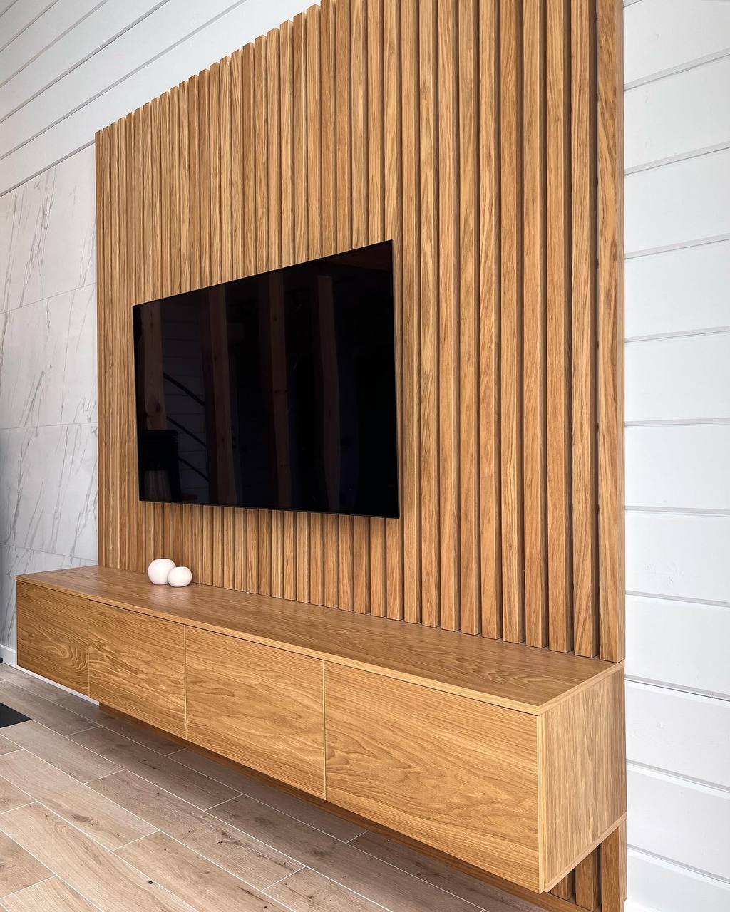Oak Slat Ceiling and Slat Walls